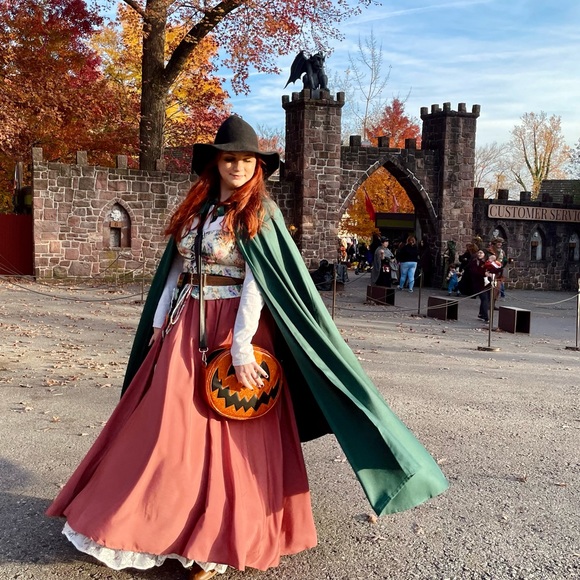 Meet your Posher, Lauren - Picture 3 of 10